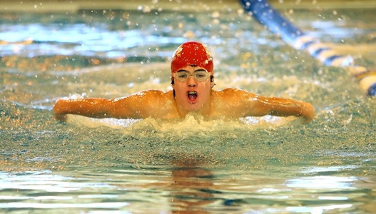 balanced-body-and-mind-during-swimming